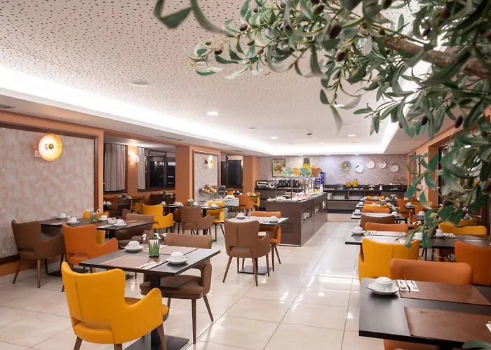 Отель Vip Executive Picoas 4*