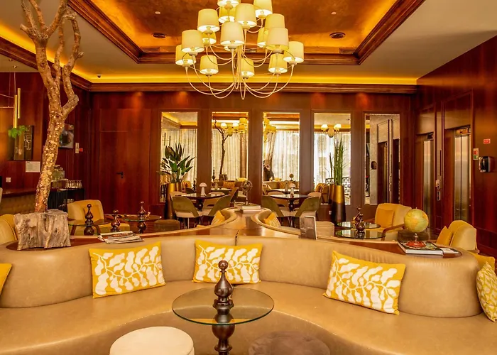 Отель Vip Executive Picoas 4*